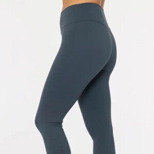 Midnight Lycra-Blend Sweetheart Back Leggings